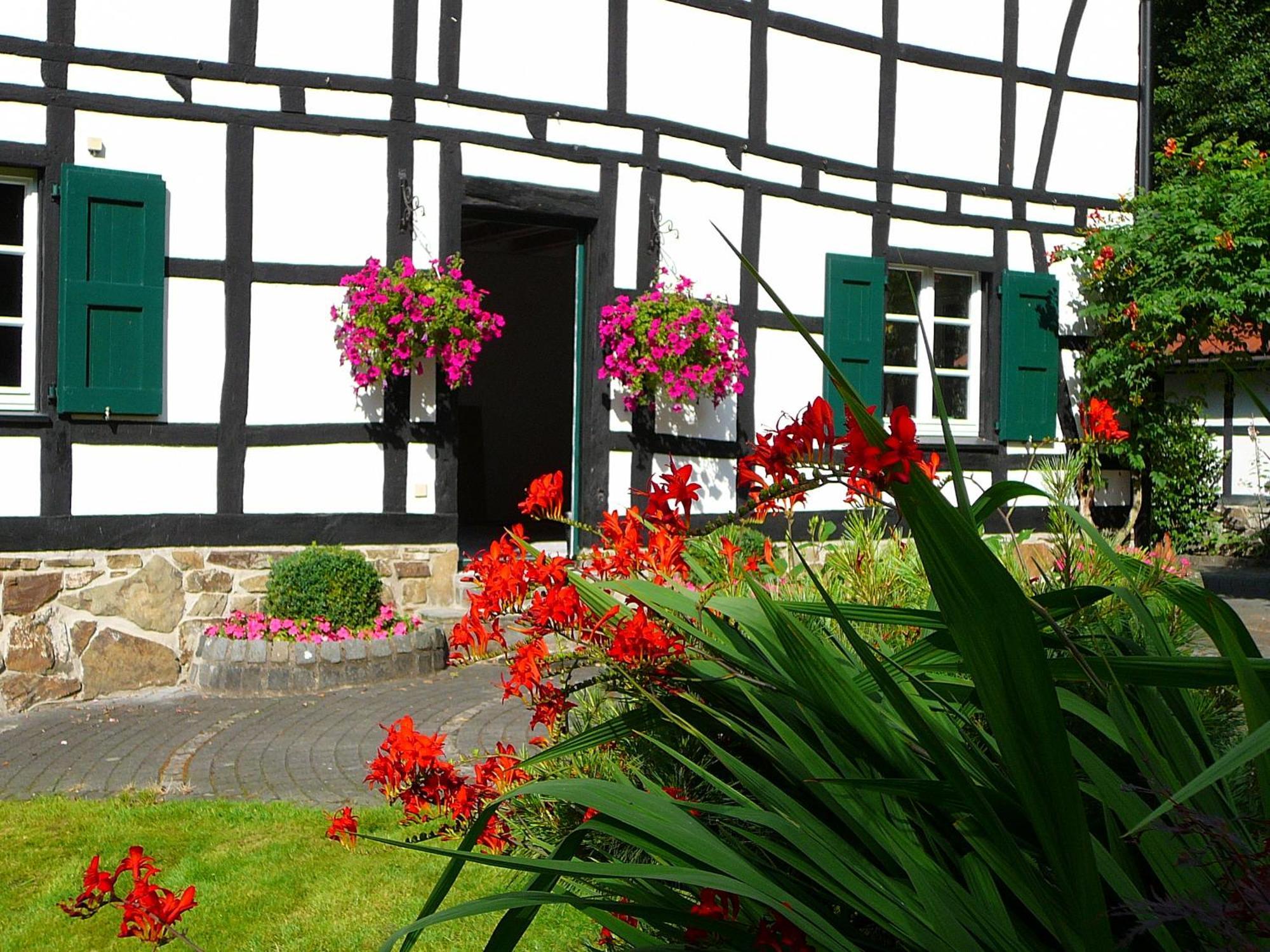 Gaestehaus Wahnenmuehle Erkrath Exterior photo